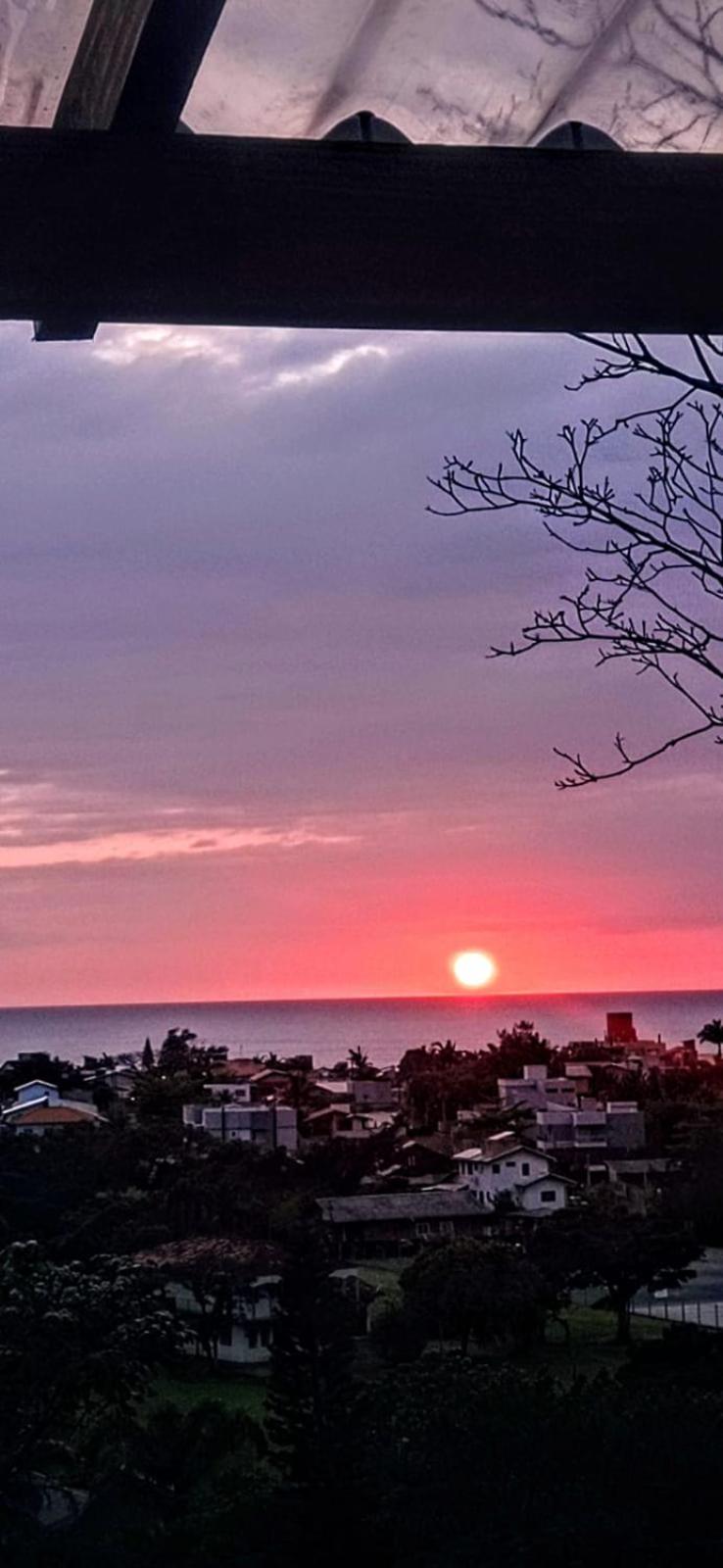 Casa espaçosa à 5min da praia Floripa vista pro mar de 2 até 12 hóspedes