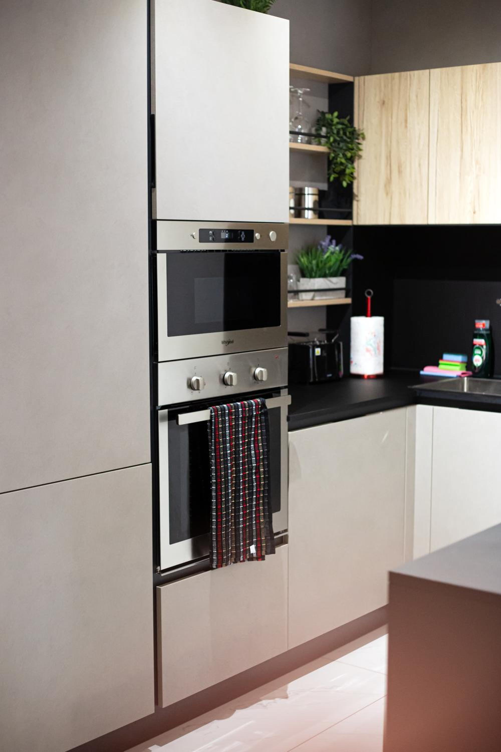 Modern Hennessy Apartment photo 2