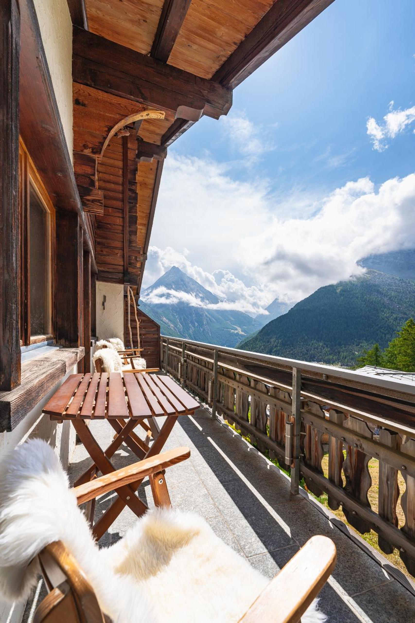 Mirador auf der Sonnenterrasse von Saas-Fee