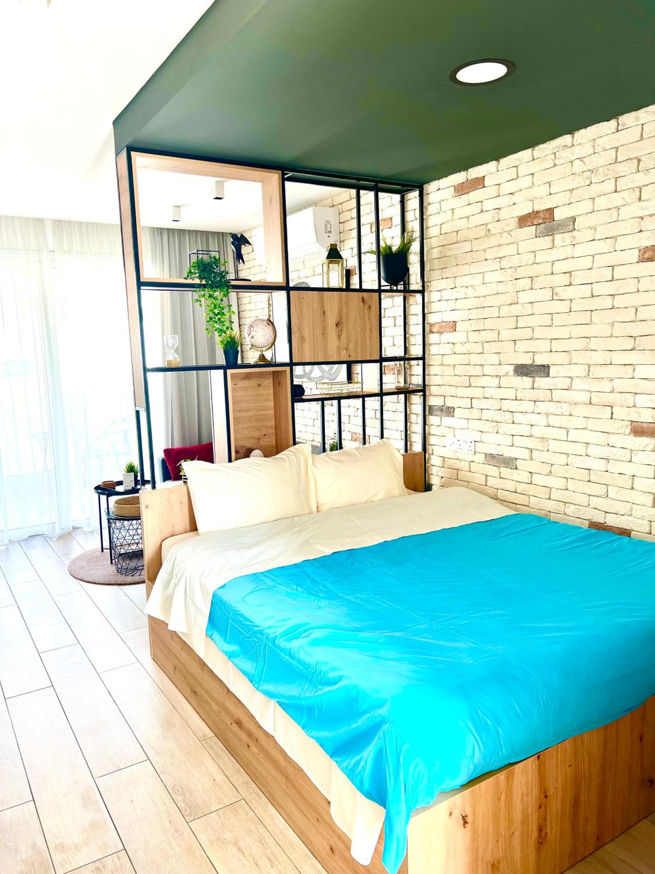 Cozy Sunny Breeze Studio
