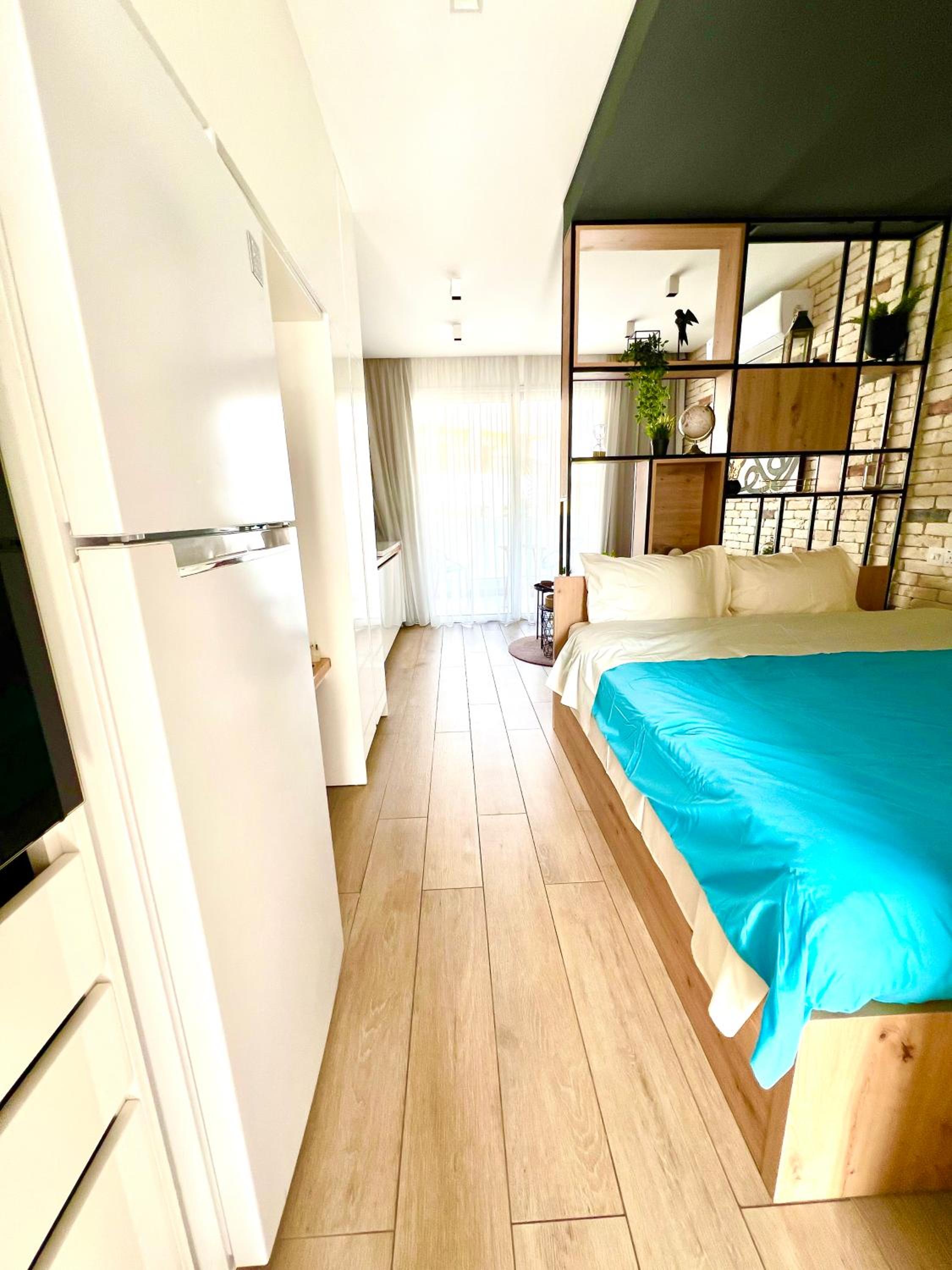 Cozy Sunny Breeze Studio