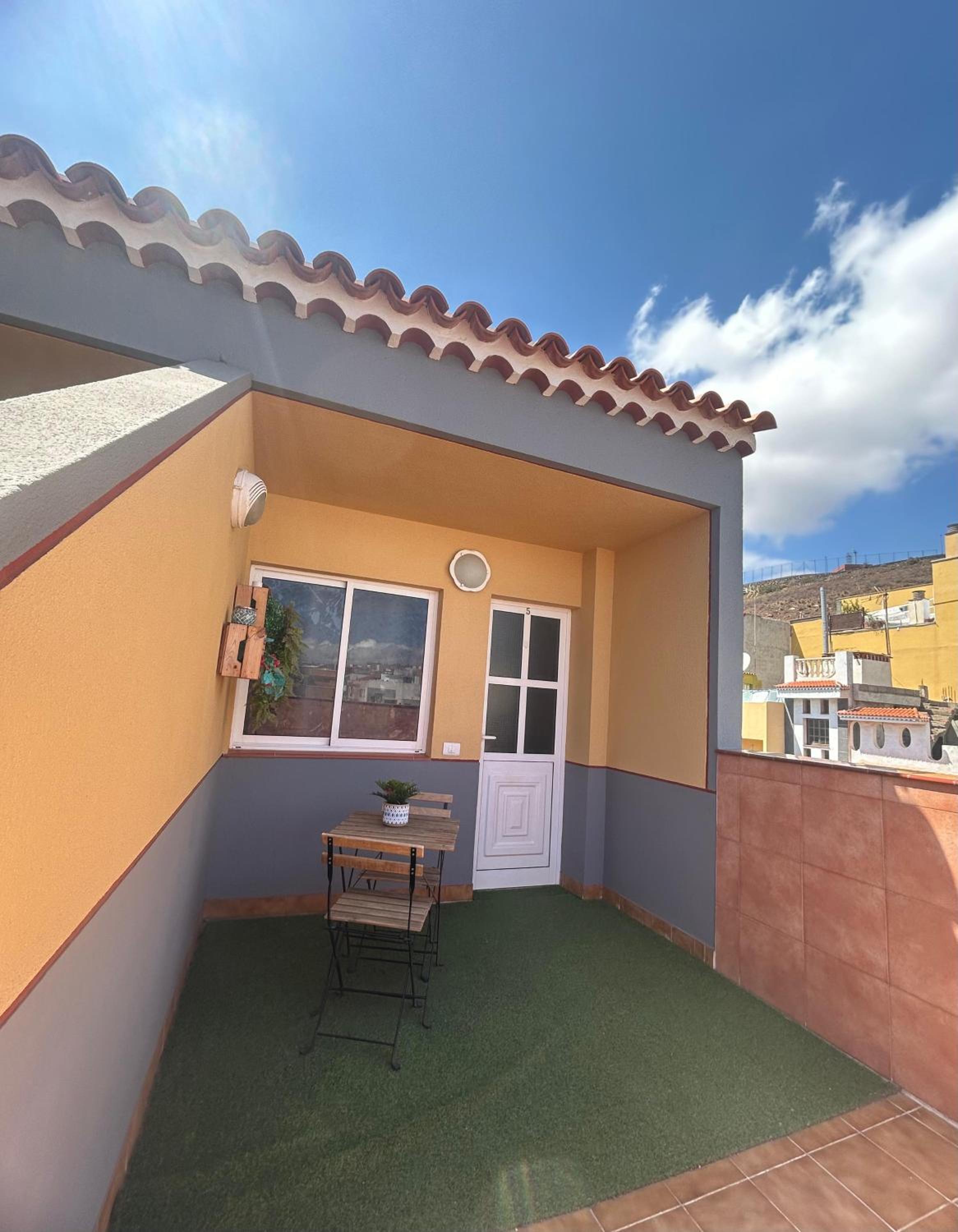 ACOGEDOR ATICO CON TERRAZA EN SAN CRISTOBAL DE LA LAGUNA view 3