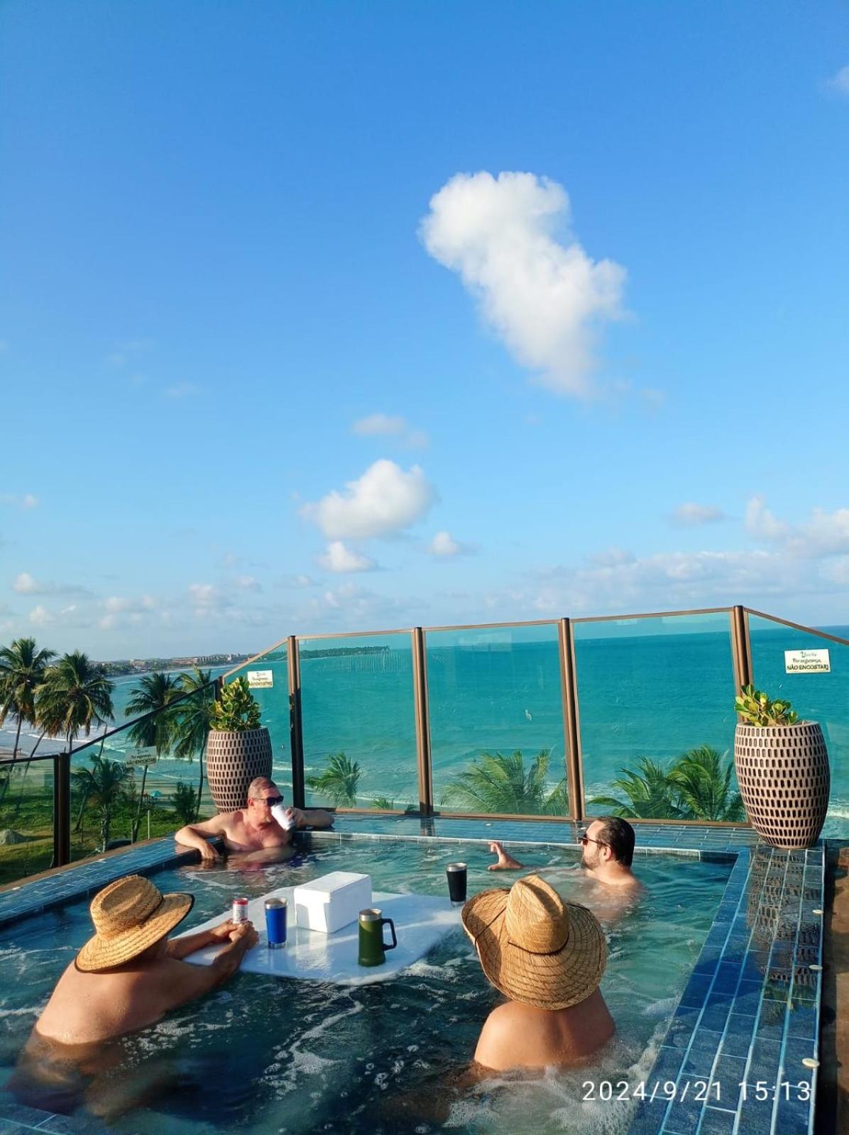 Apartamento de luxo à beira-mar