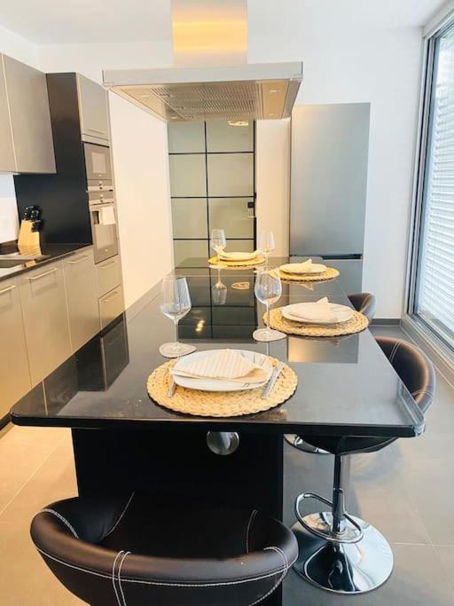 2 bedrooms Penthouse in Center w Terrace&Parking view 3