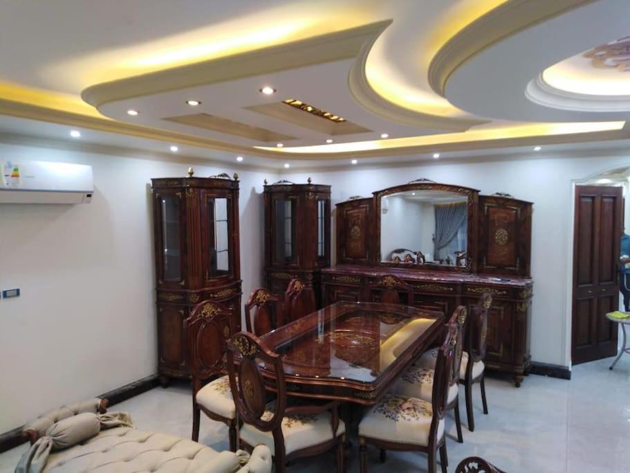 spacious and luxurious apartment