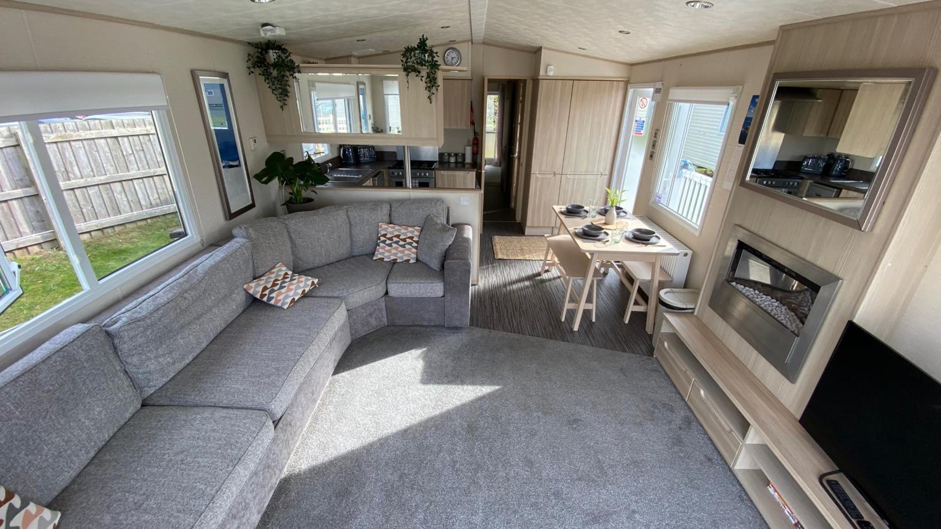 Cosy Holiday Home at Seton Sands near Edinburgh and North Berwick with free WiFi