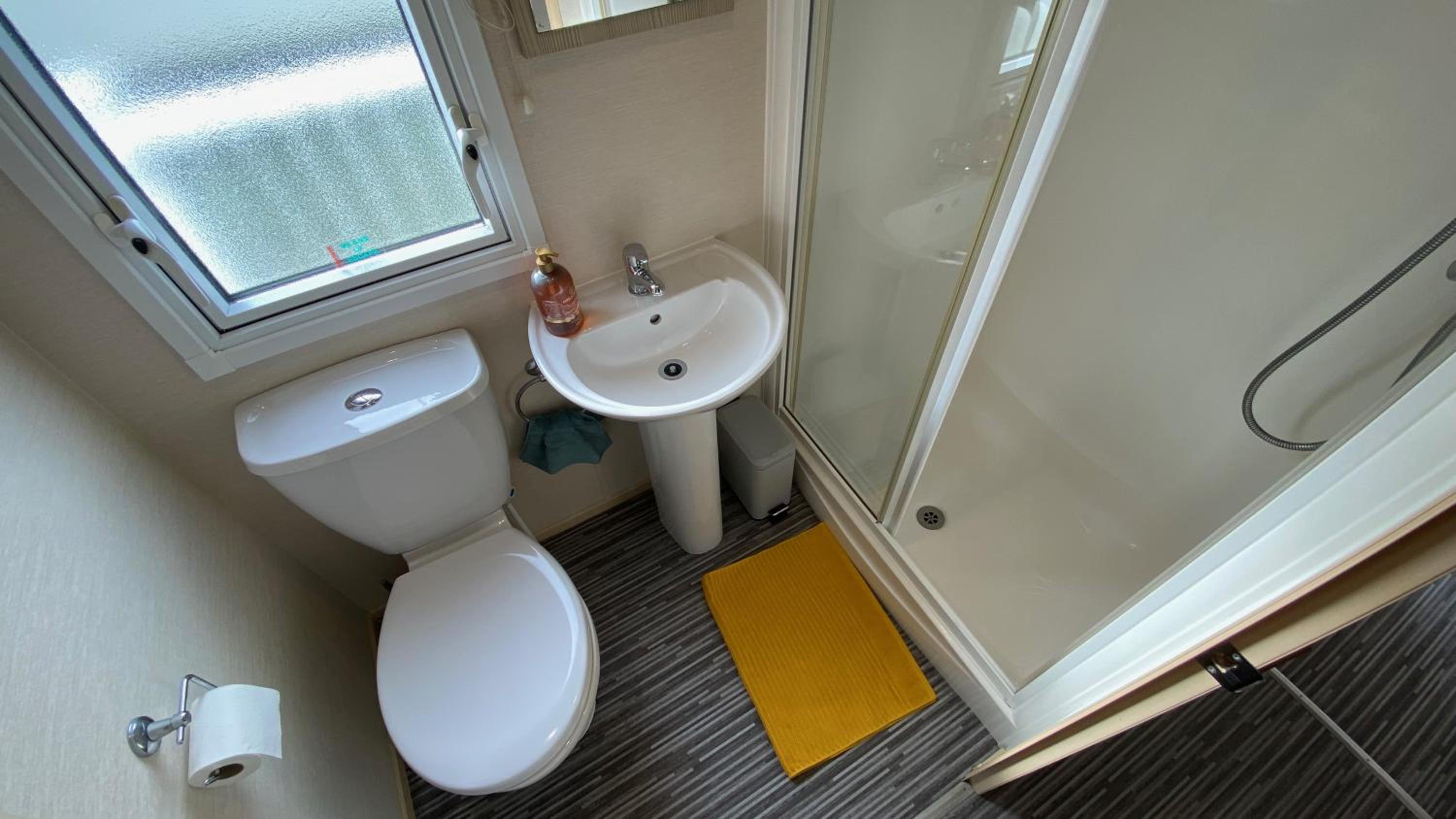 Cosy Holiday Home at Seton Sands near Edinburgh and North Berwick with free WiFi