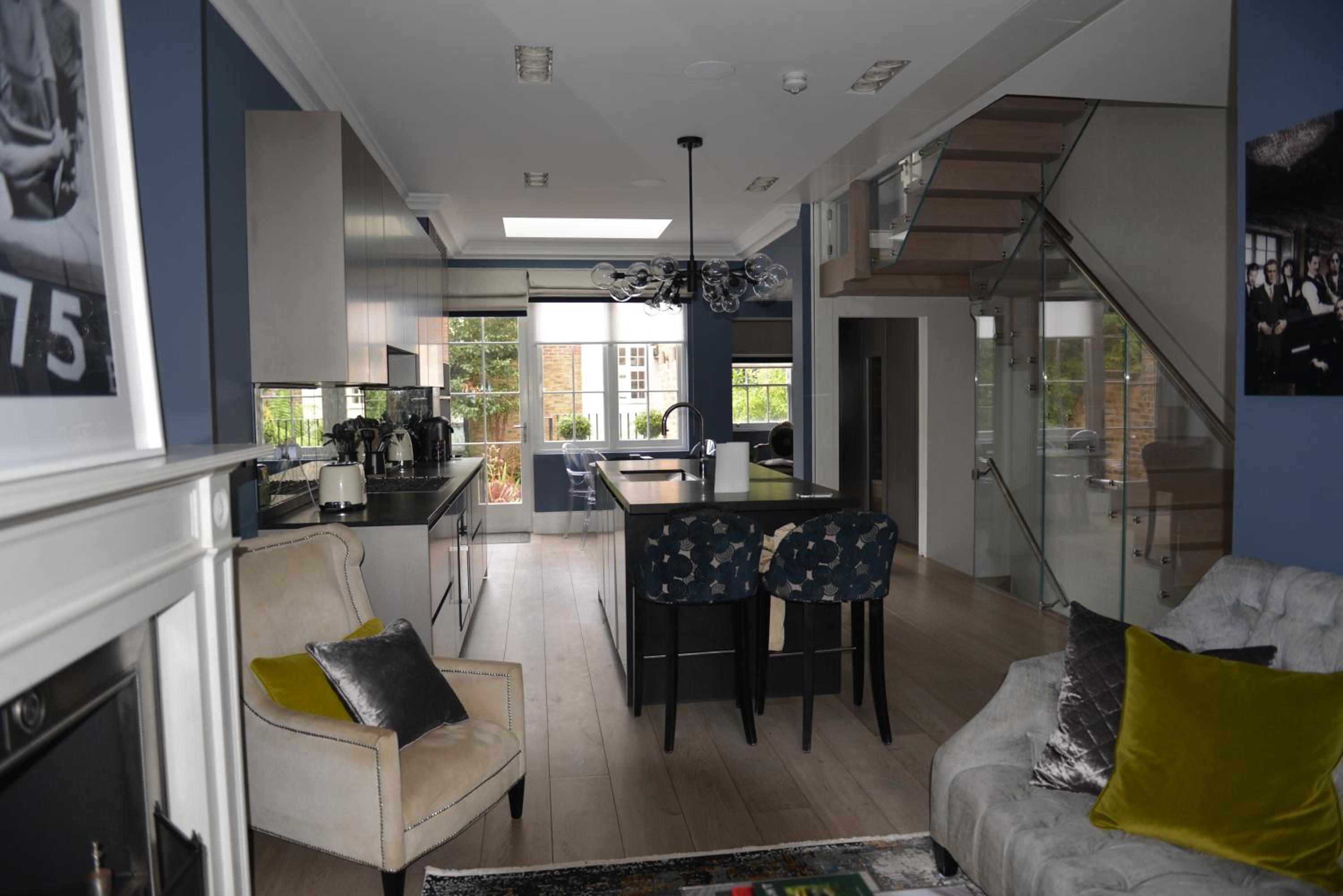 Luxury 4 Bedrooms 5 Baths 2 Receptions Family House with Garden Chelsea
