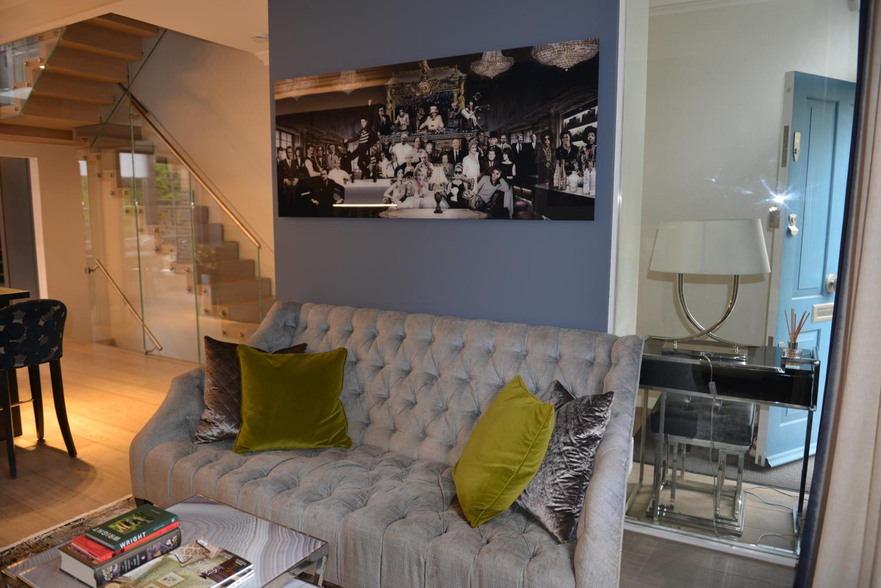 Luxury 4 Bedrooms 5 Baths 2 Receptions Family House with Garden Chelsea