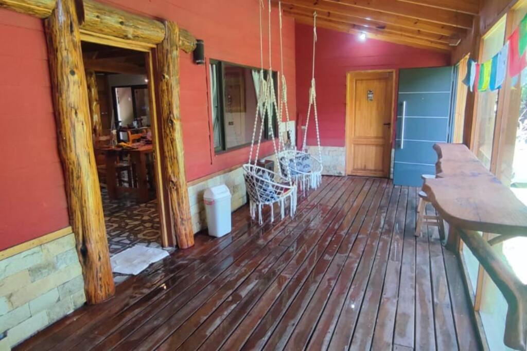 Casona cordillerana con patio, parrillas, chimenea