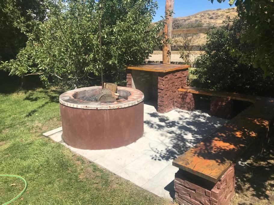 Casona cordillerana con patio, parrillas, chimenea