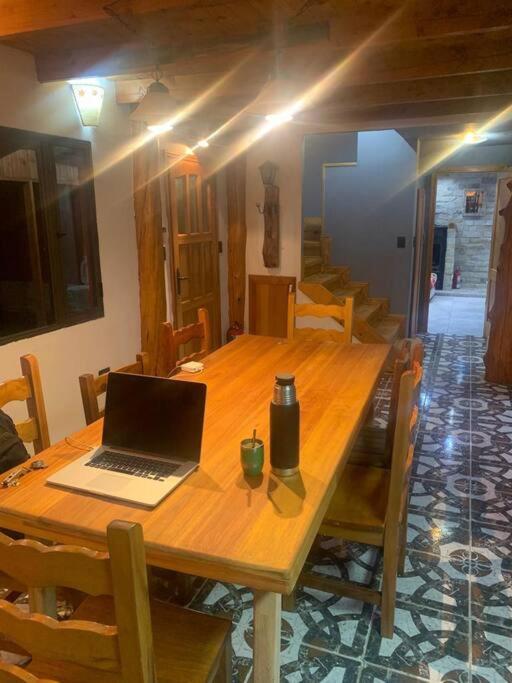 Casona cordillerana con patio, parrillas, chimenea