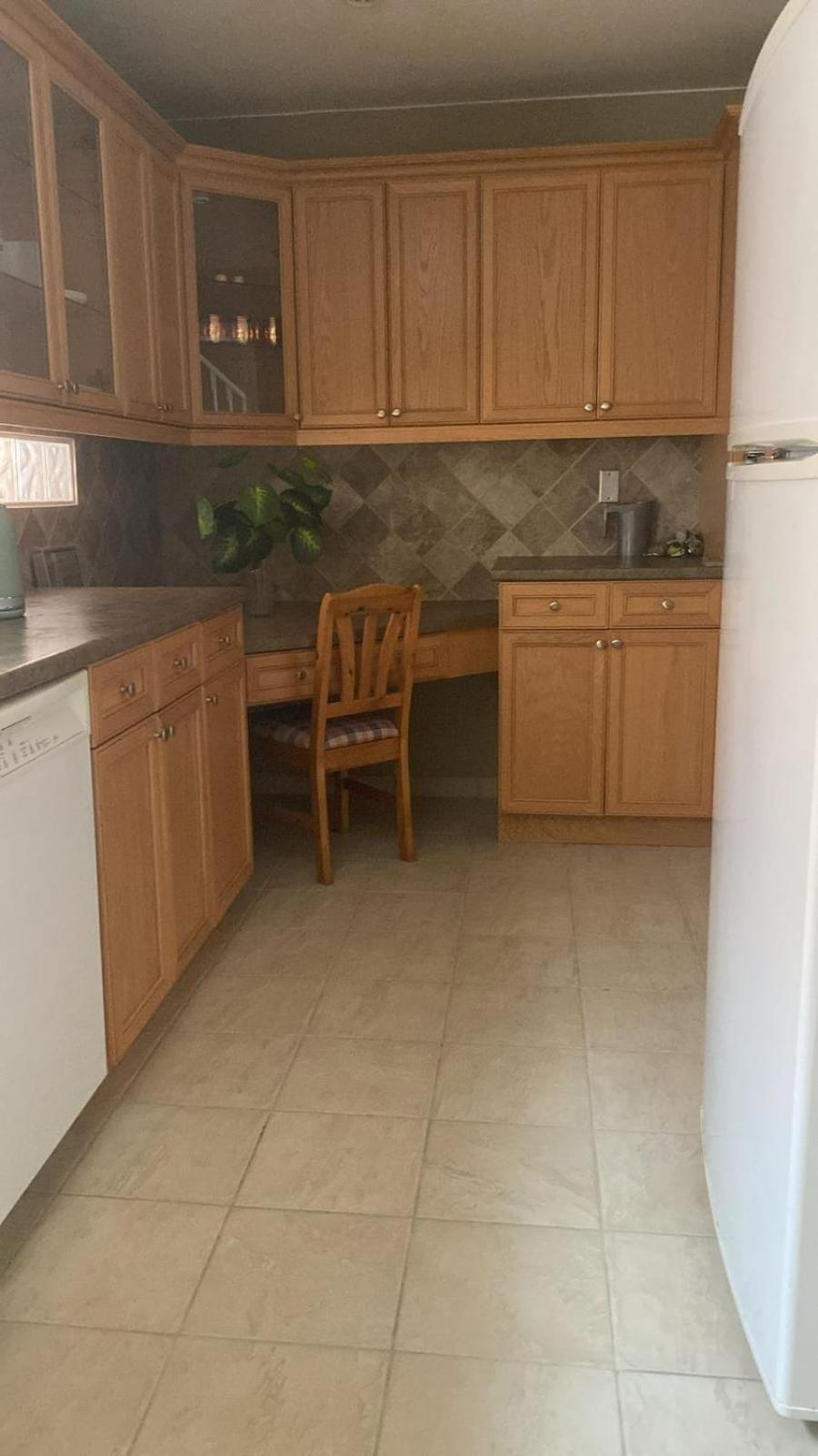 The Romantic Shell- Ideal for Couples, Short-Long stay-Next to Toronto Airport