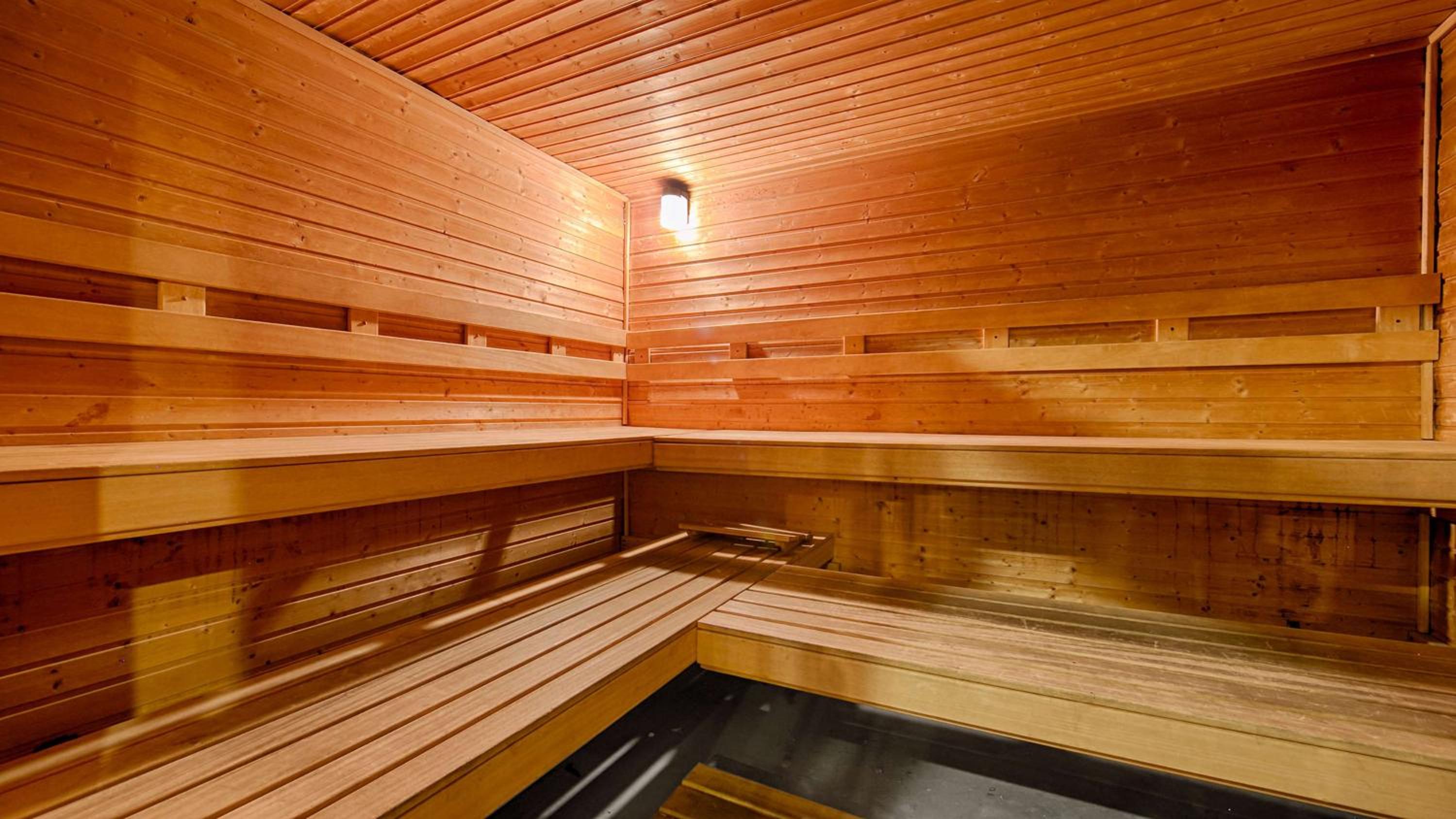 Best Western Plus Rama Inn Suites - Property Image 7