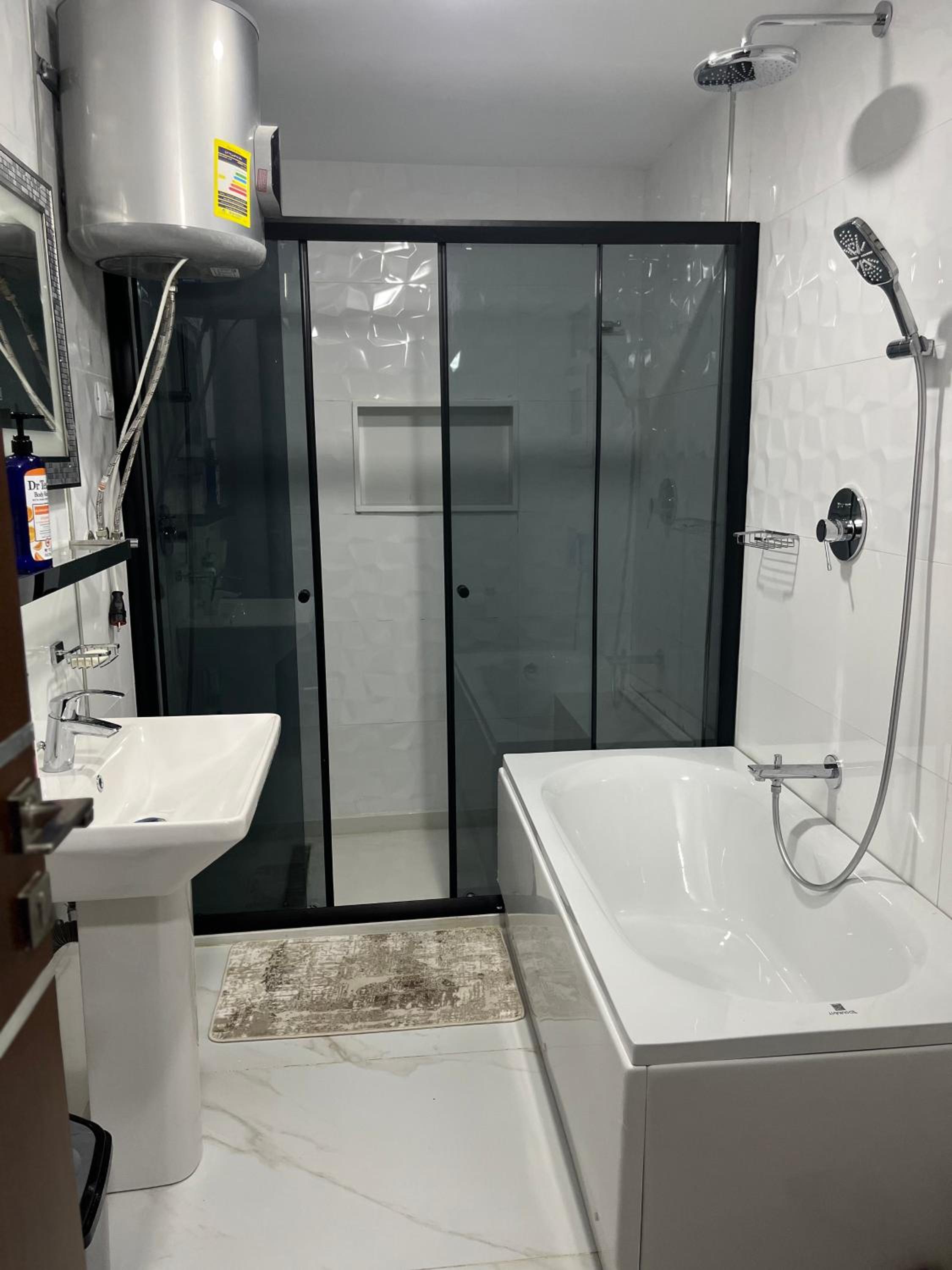 3 bedroom apartment luxury rehab