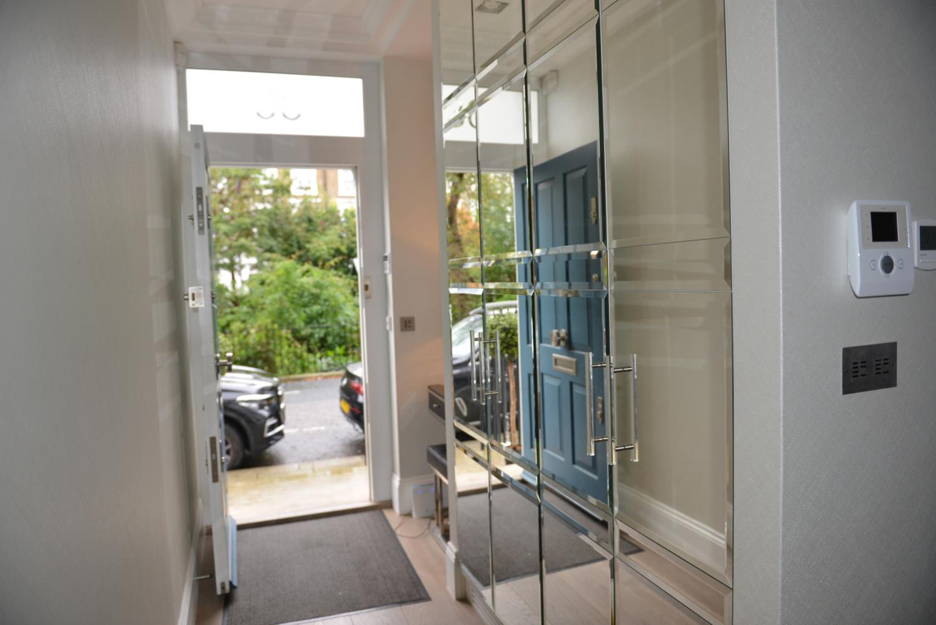 Luxury 4 Bedrooms 5 Baths 2 Receptions Family House with Garden Chelsea