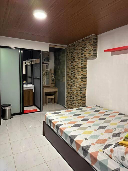 CheapEntireHouse Mel Place in Mandaue with Netflix for 5pax or more view 2