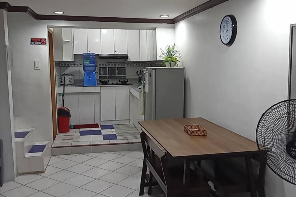 CheapEntireHouse Mel Place in Mandaue with Netflix for 5pax or more view 3