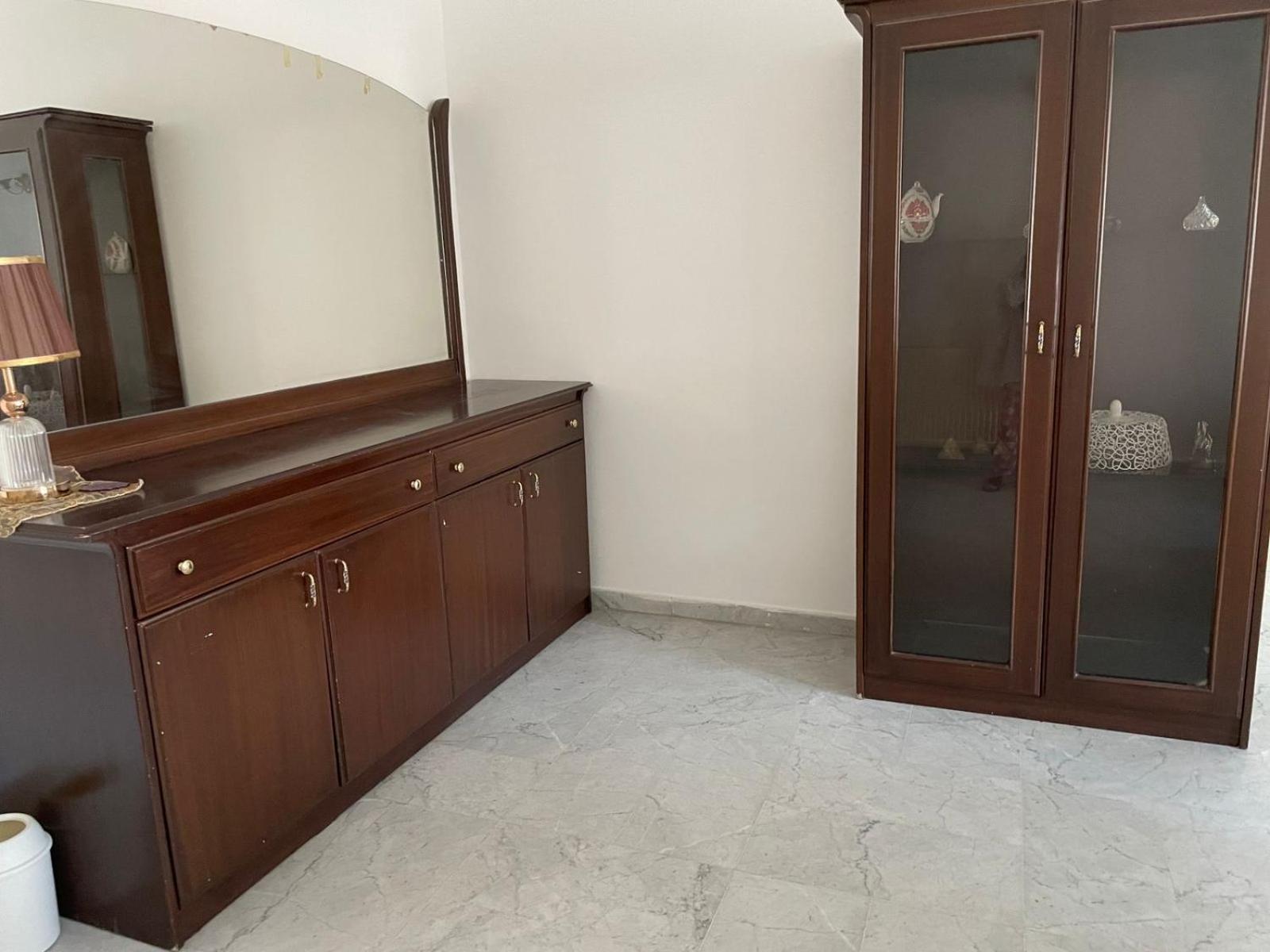 Garden 3 bedroom renovated apartment view 4