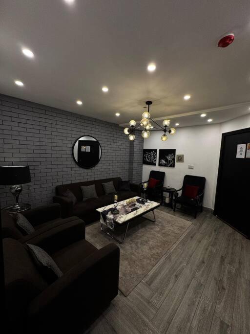 One Bed Apartment with a top floor view