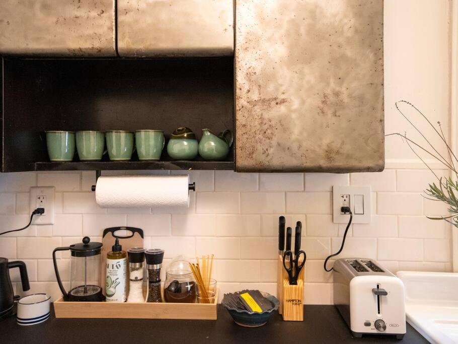 La Maison Hudson Charming 1BR In Prime Location view 3