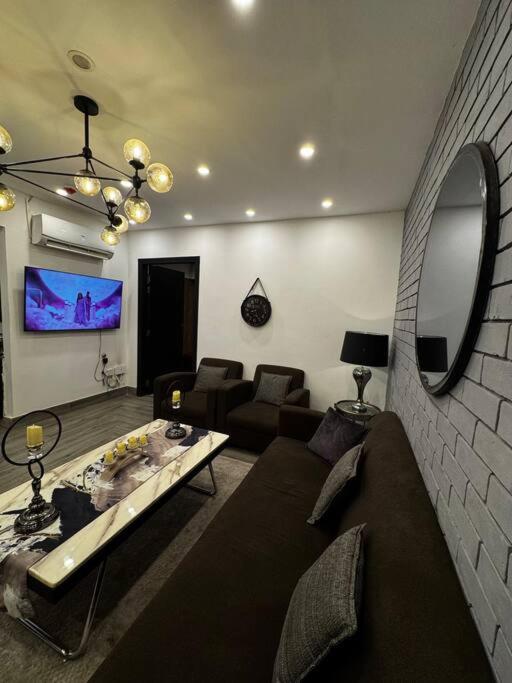 One Bed Apartment with a top floor view