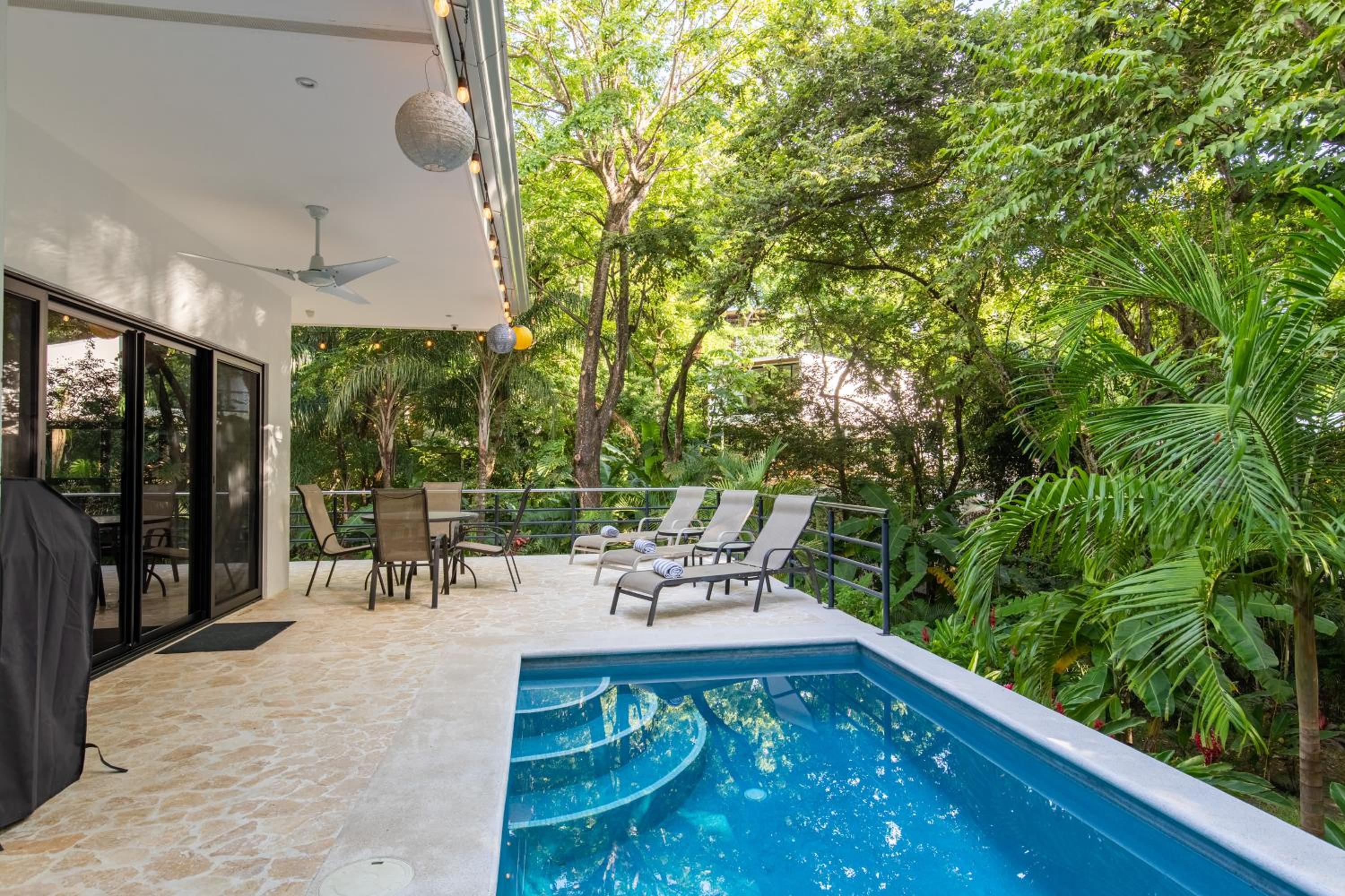 Four Winds Properties A Short Walk to the Beach