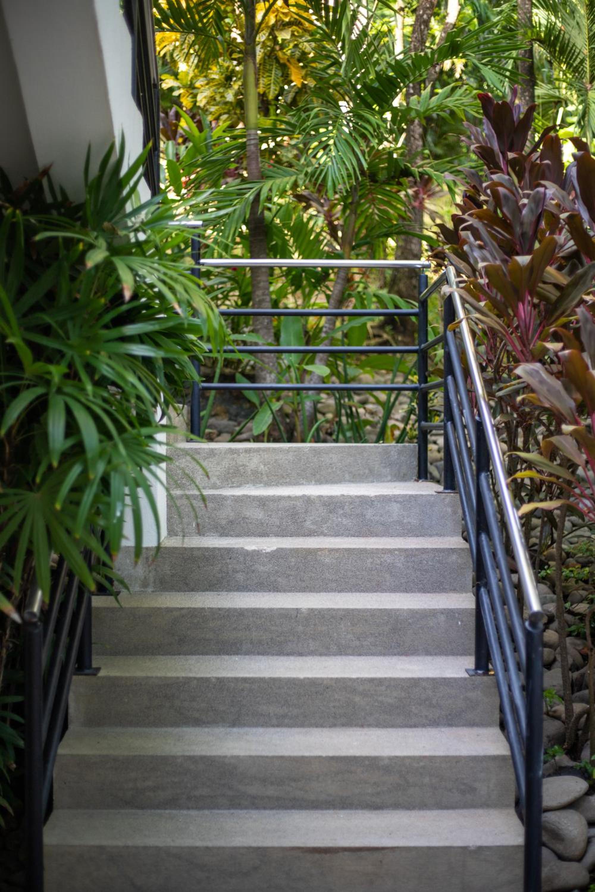 Four Winds Properties A Short Walk to the Beach