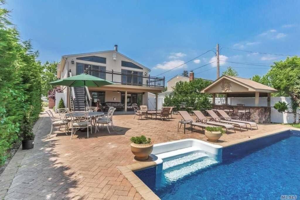 Waterfront Paradise on Long Island - Property Image 5
