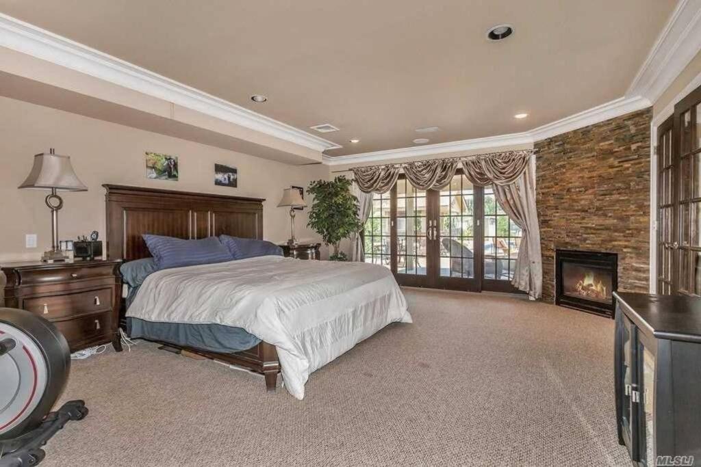 Waterfront Paradise on Long Island - Property Image 6