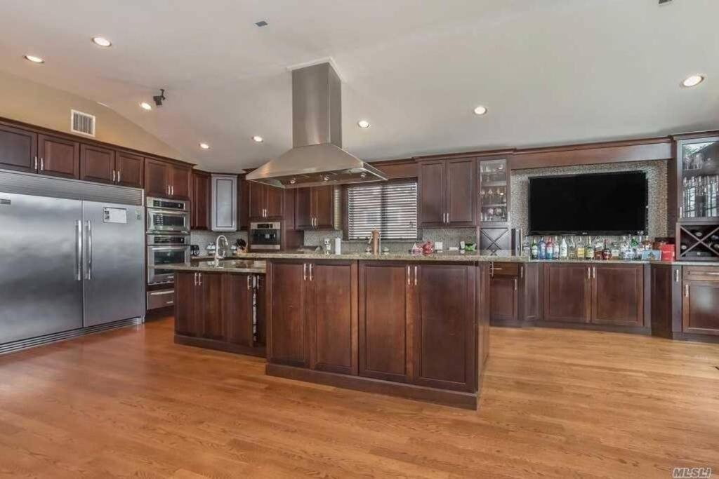 Waterfront Paradise on Long Island - Property Image 7