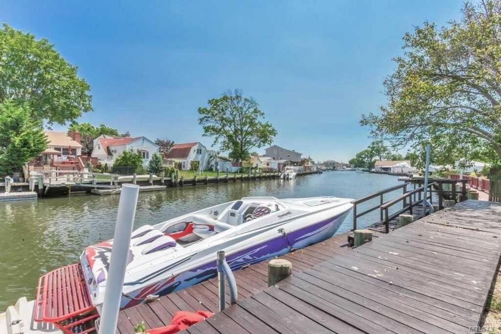 Waterfront Paradise on Long Island - Property Image 11
