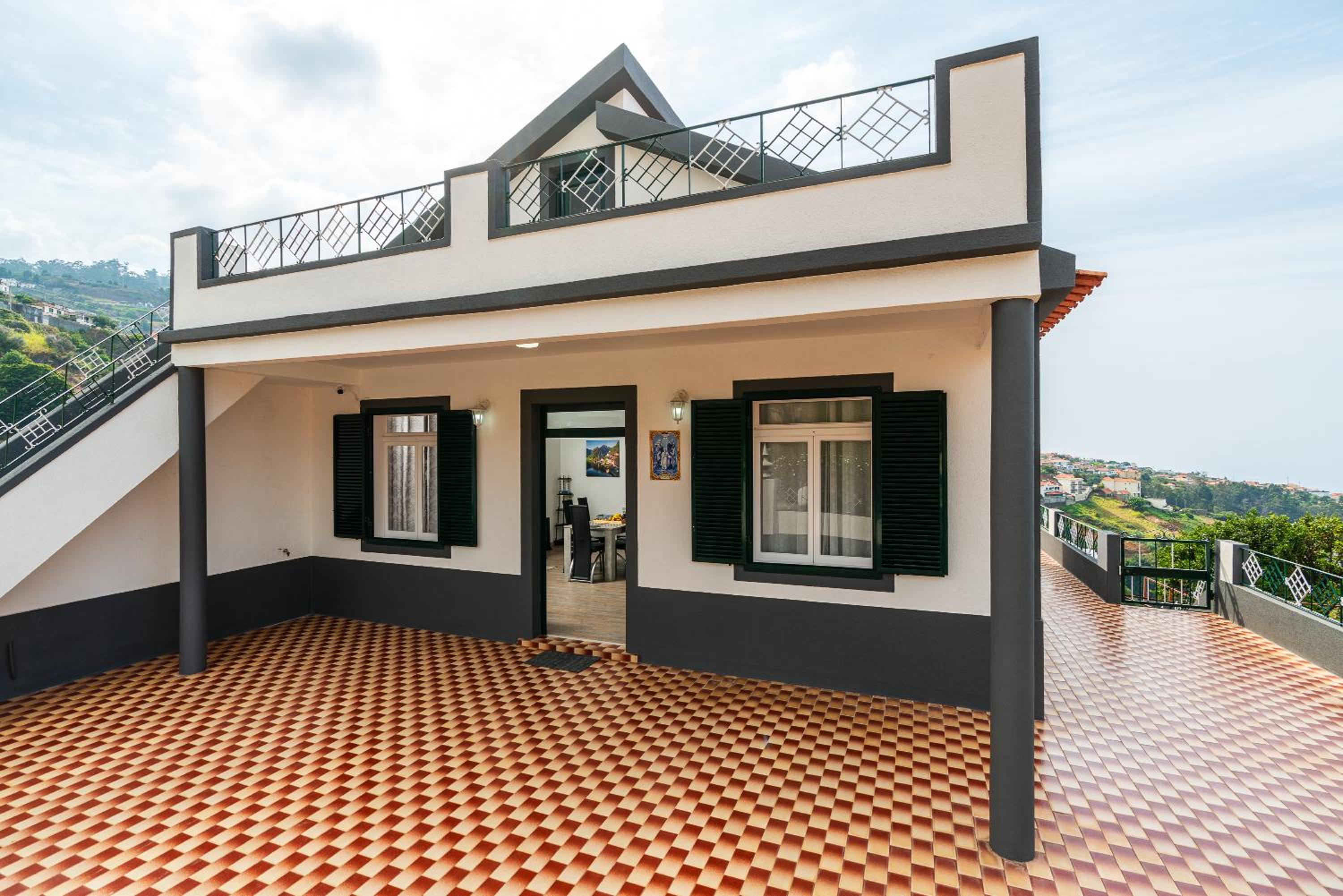 Achada House - Traditional House view 3