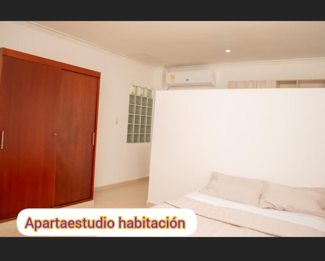 confortable apartaestudio norte, frente CC Alamedas