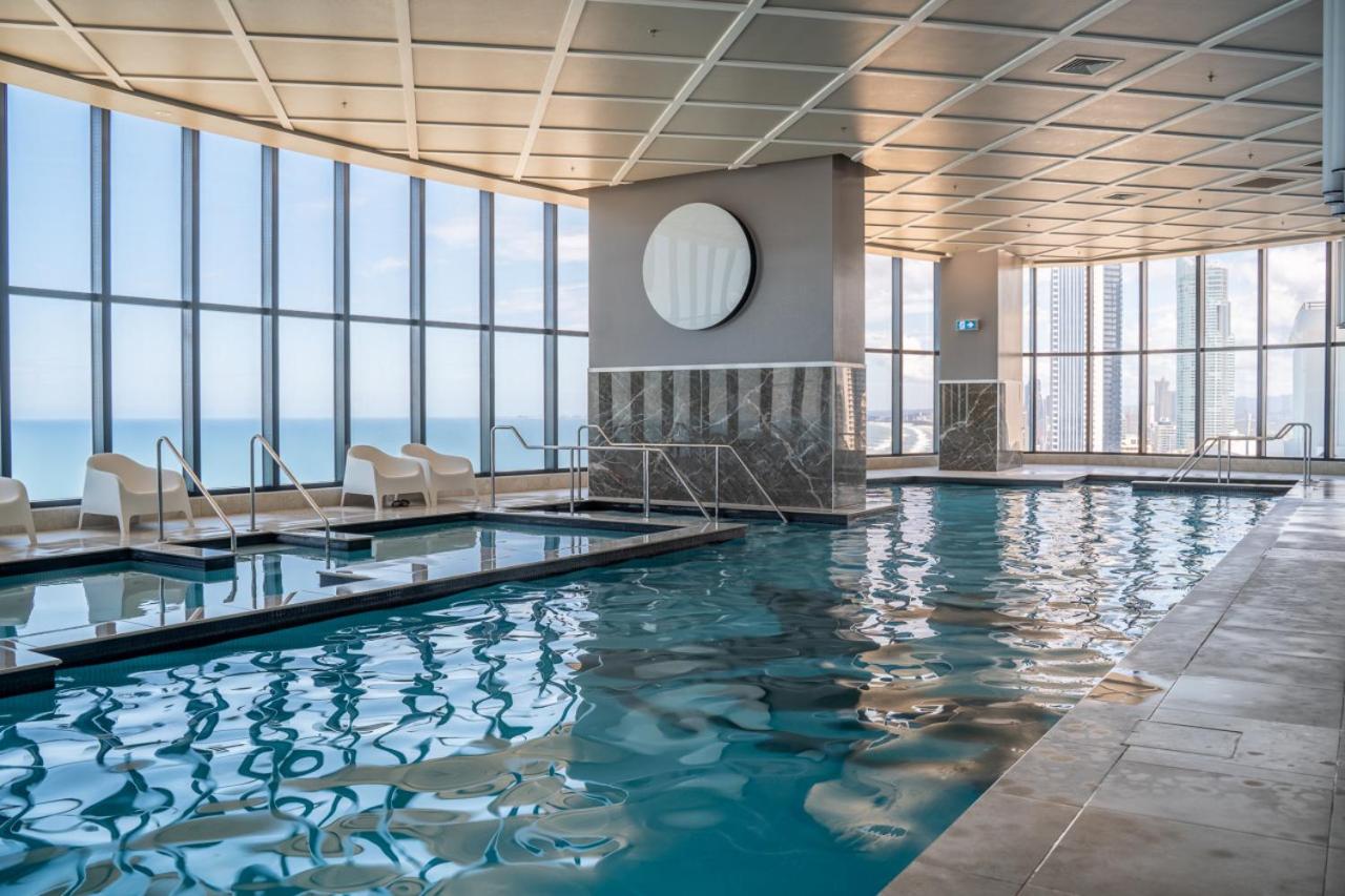 New Beachfront Sky Suite Surfers