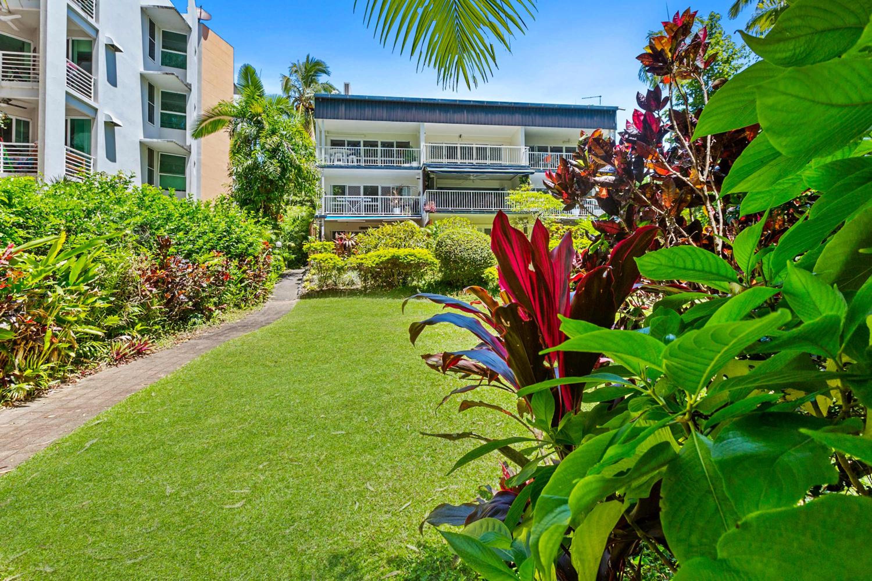 Melaleuca Hideaway - Beach Pool free parking