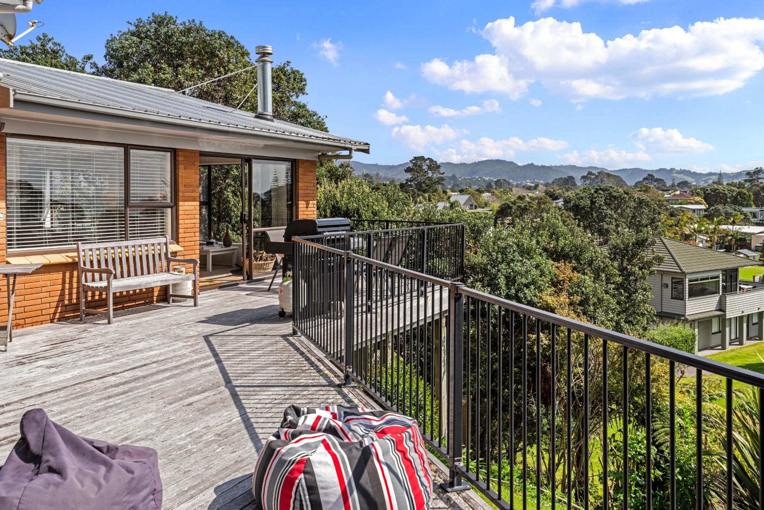 Seaview Family Haven - Pauanui Holiday Home view 4