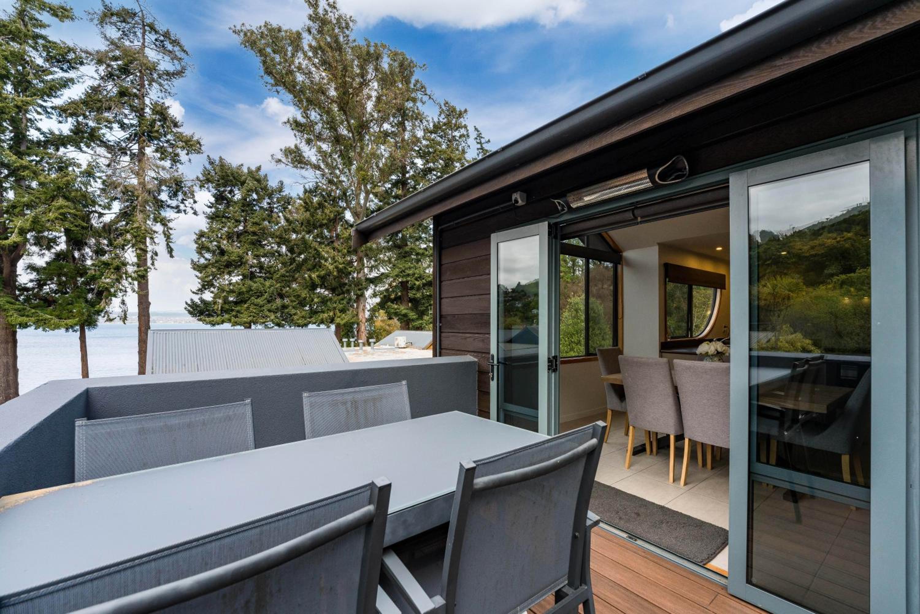Ridgeview Retreat - Taupo Holiday Home