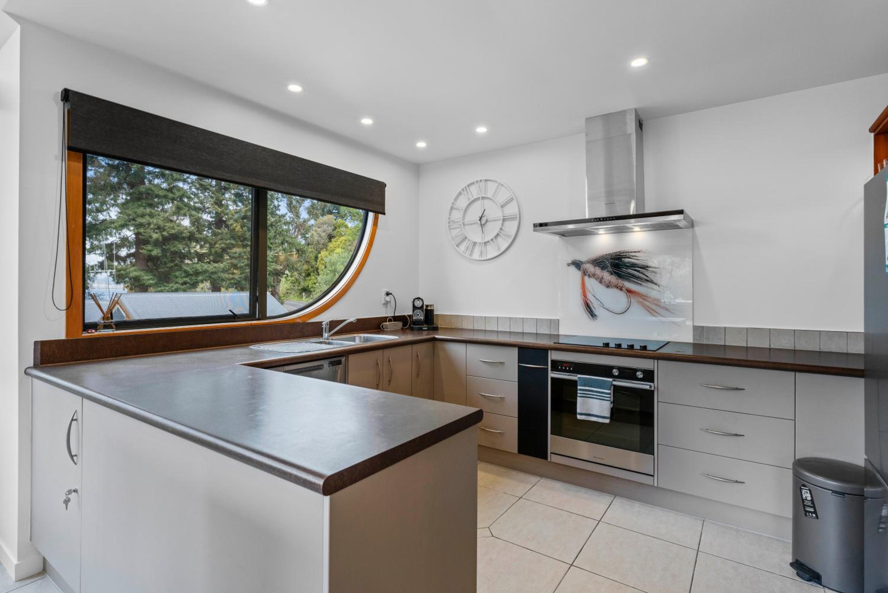 Ridgeview Retreat - Taupo Holiday Home