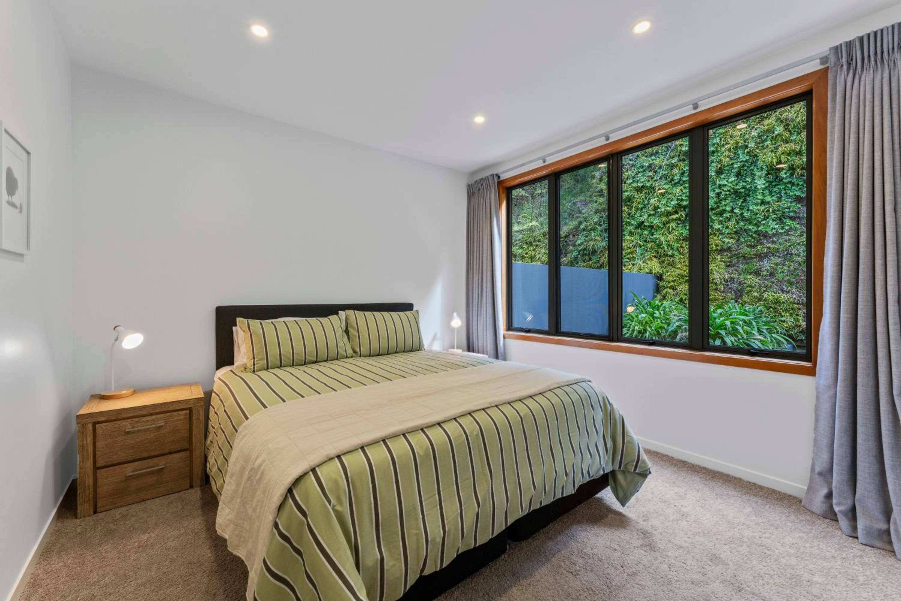 Ridgeview Retreat - Taupo Holiday Home