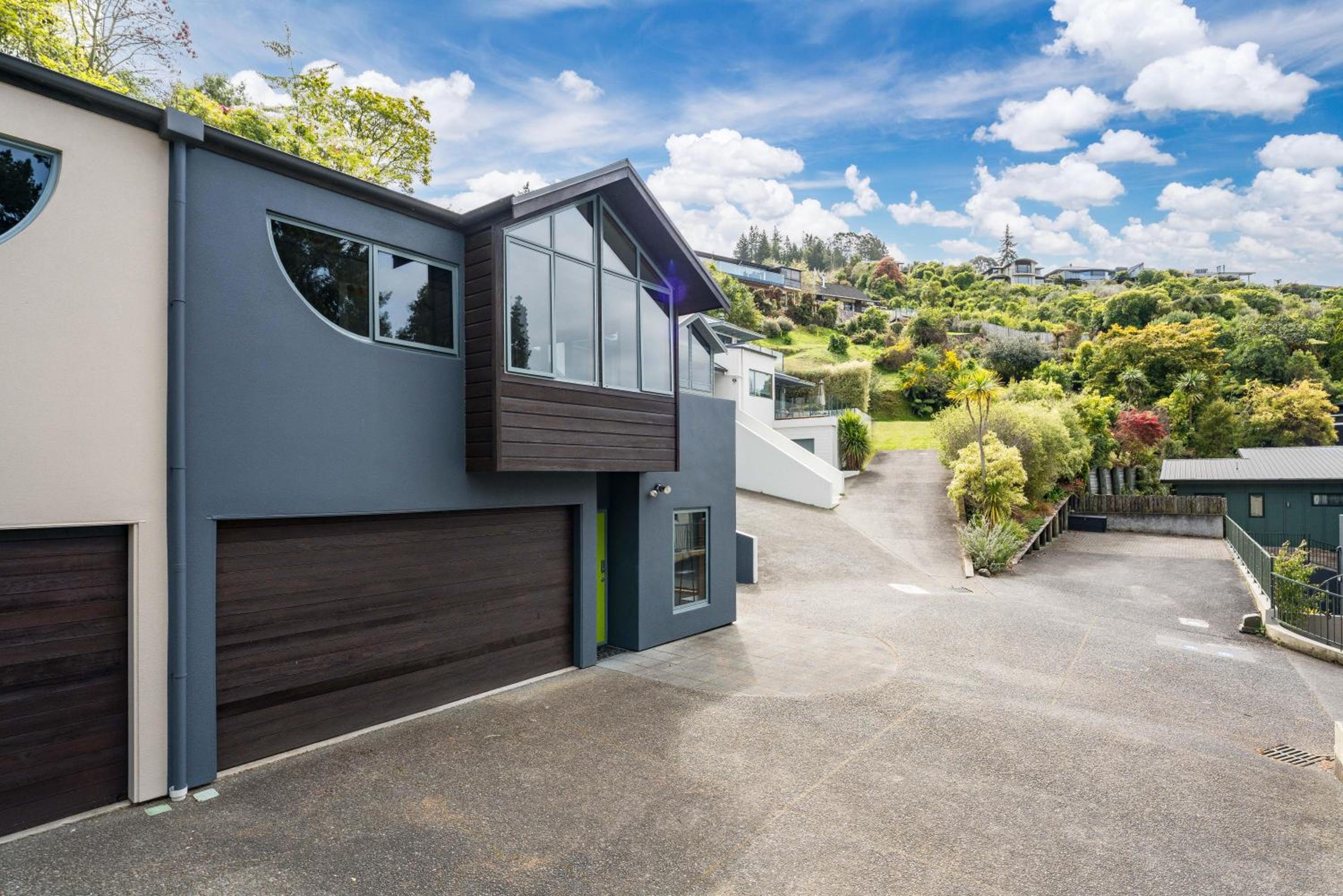 Ridgeview Retreat - Taupo Holiday Home