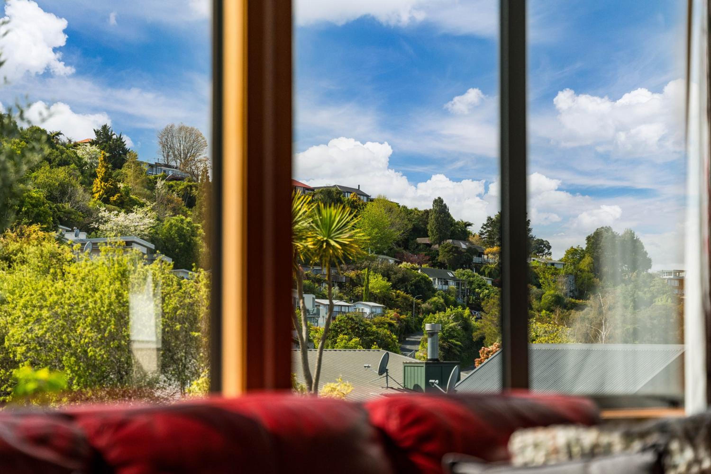 Ridgeview Retreat - Taupo Holiday Home