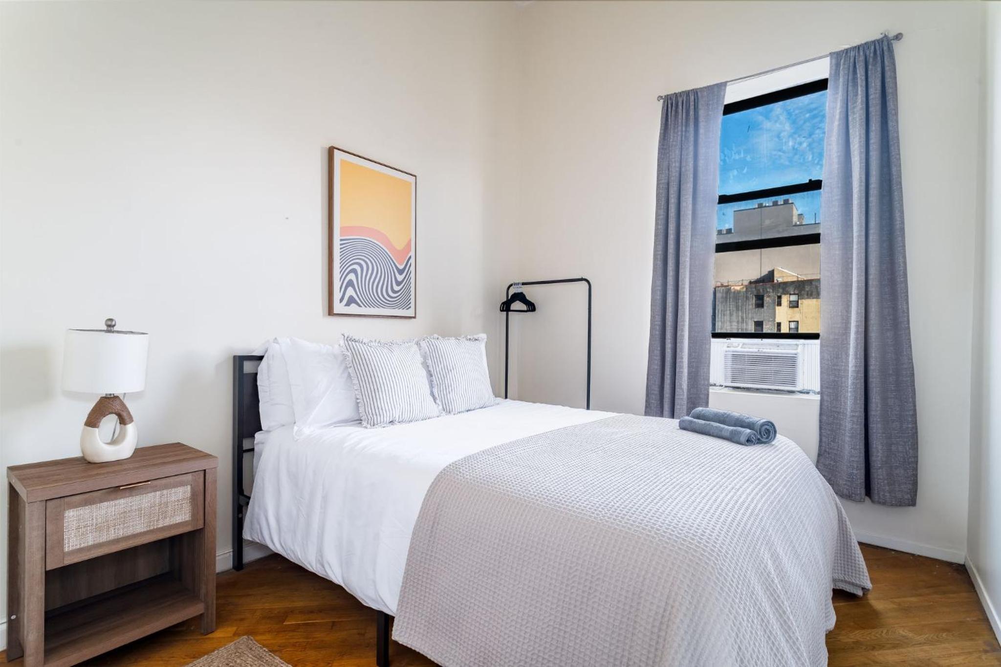 Cozy 3BR 2BA Apt in East Harlem!