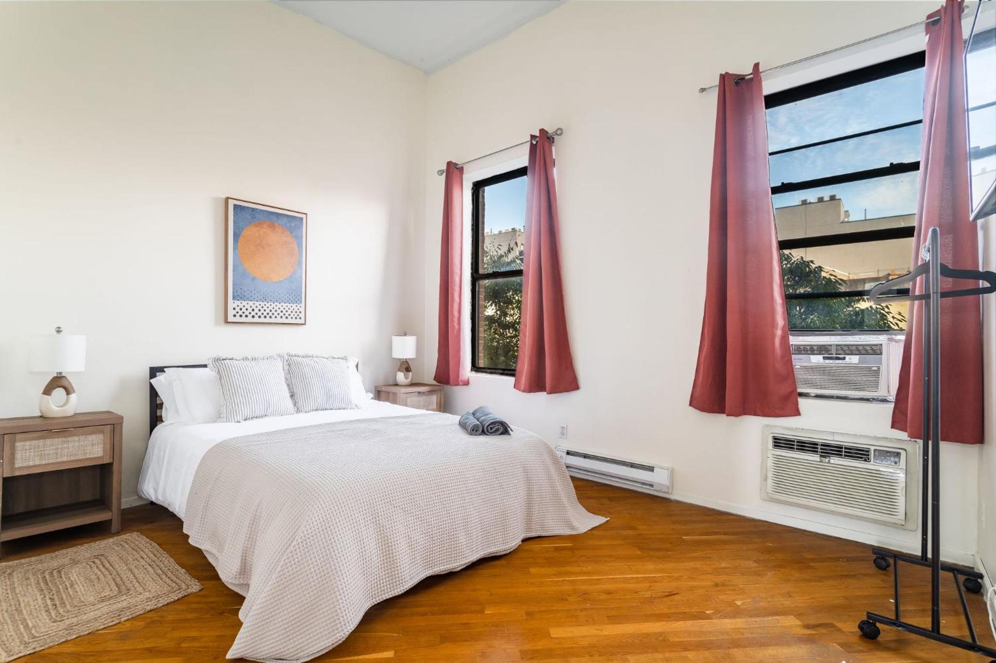 Cozy 3BR 2BA Apt in East Harlem!