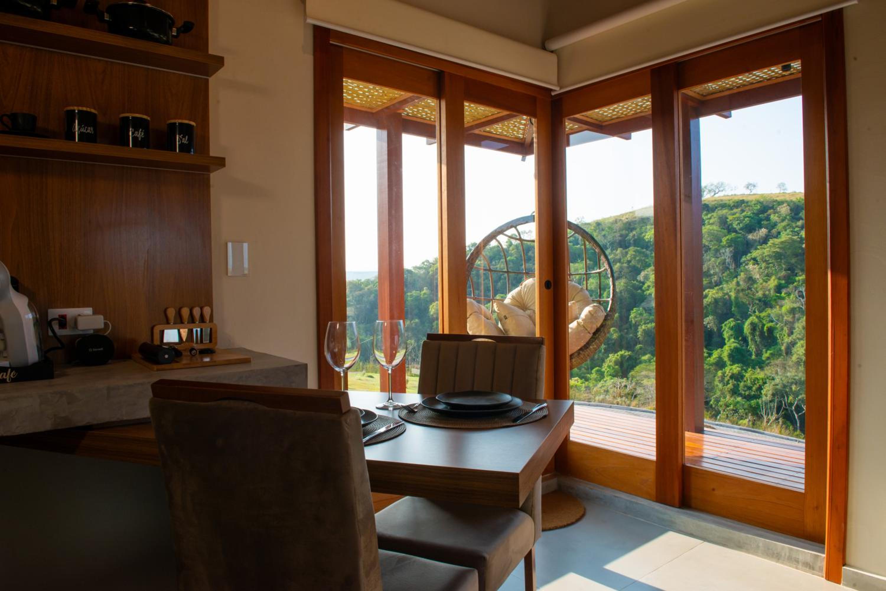 Cabana com Banheira e Vista de Montanhas em Cunha