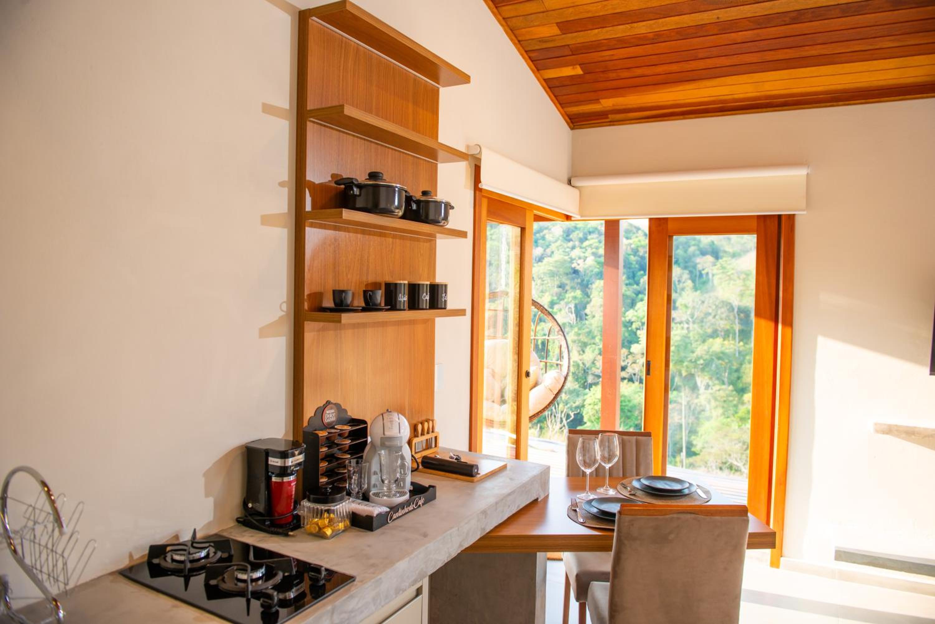 Cabana com Banheira e Vista de Montanhas em Cunha