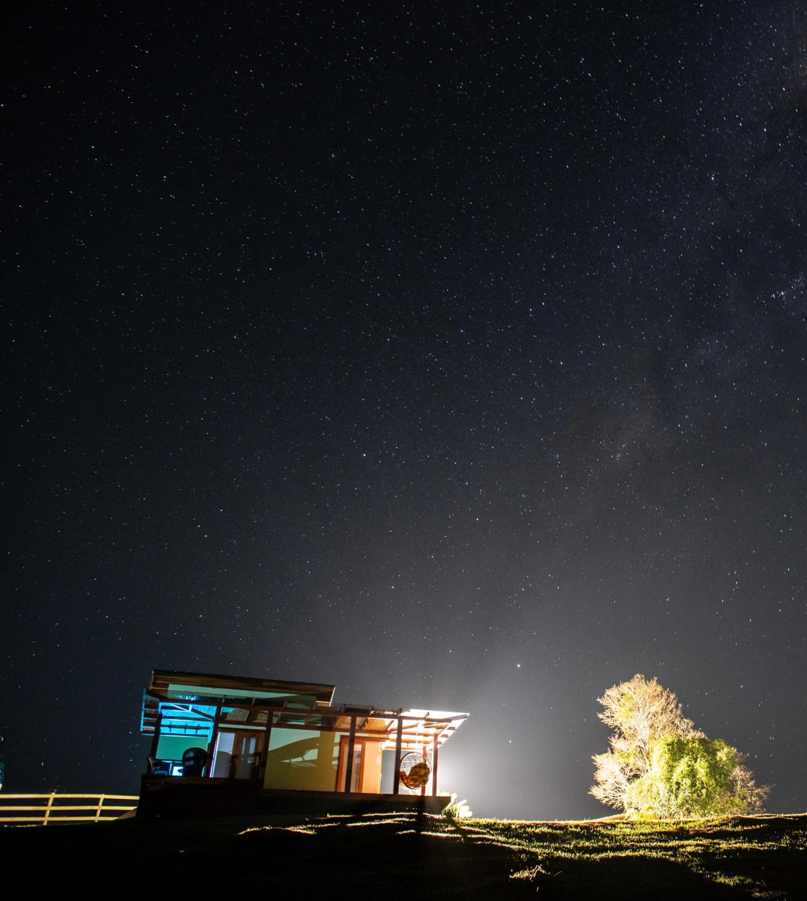 Cabana com Banheira e Vista de Montanhas em Cunha