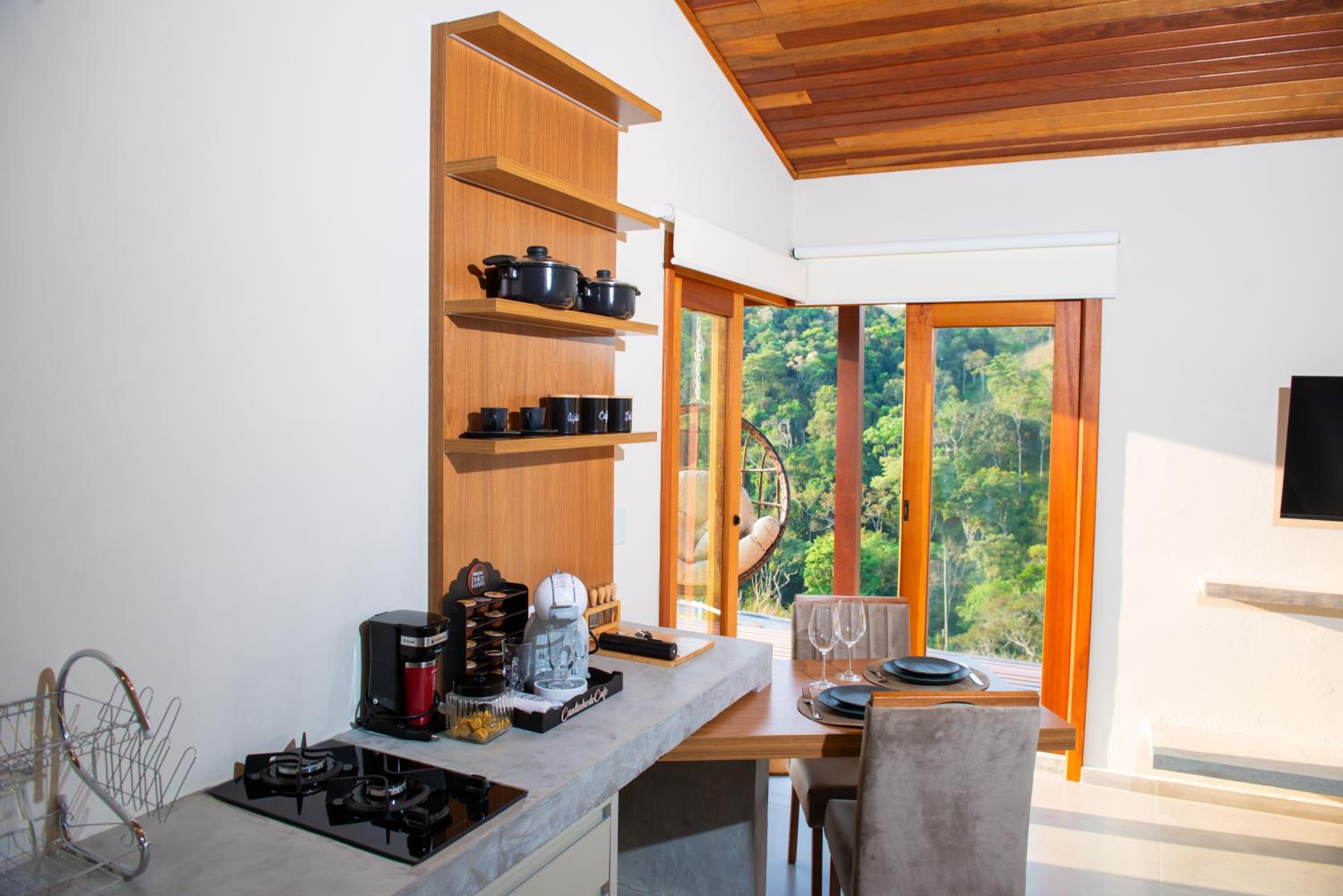 Cabana com Banheira e Vista de Montanhas em Cunha