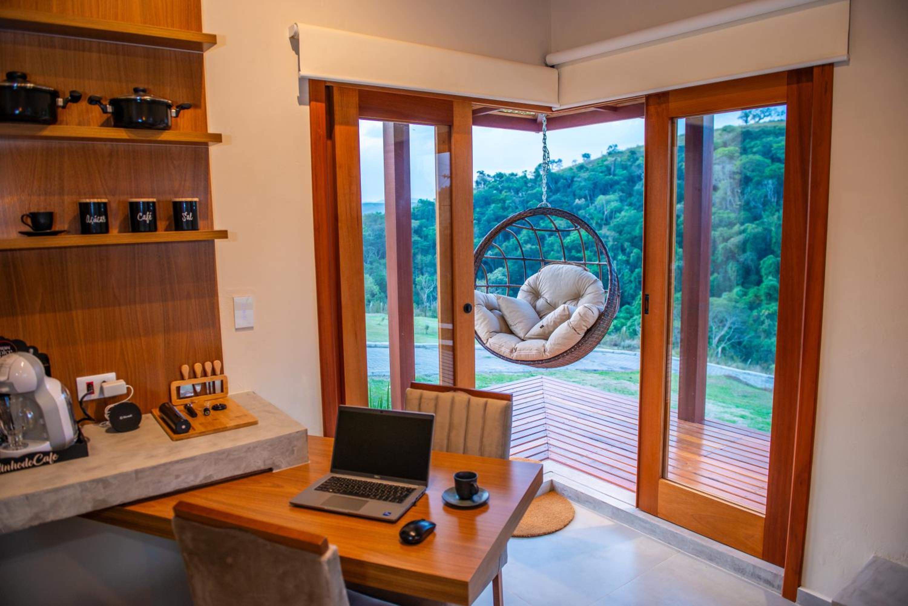 Cabana com Banheira e Vista de Montanhas em Cunha