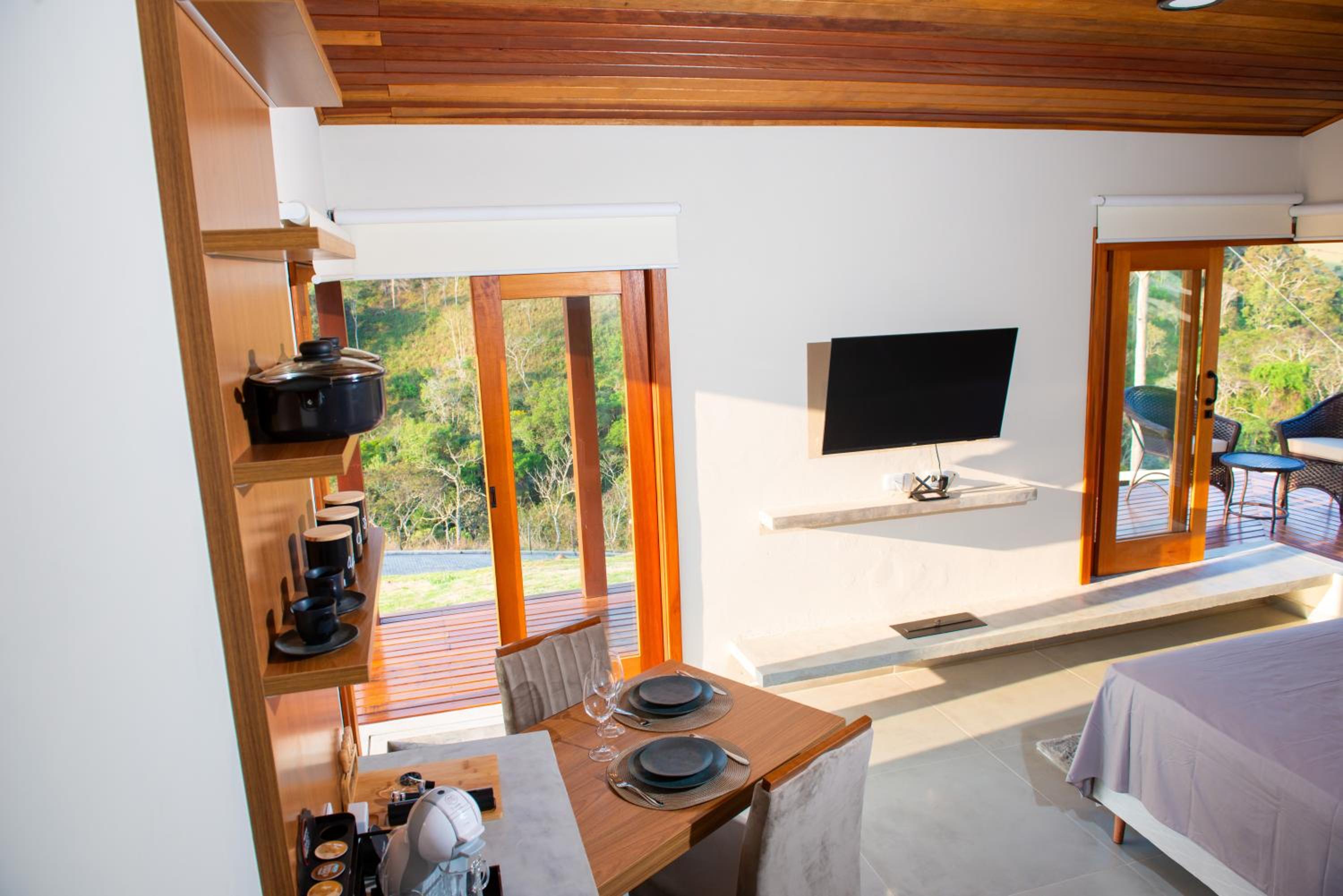 Cabana com Banheira e Vista de Montanhas em Cunha